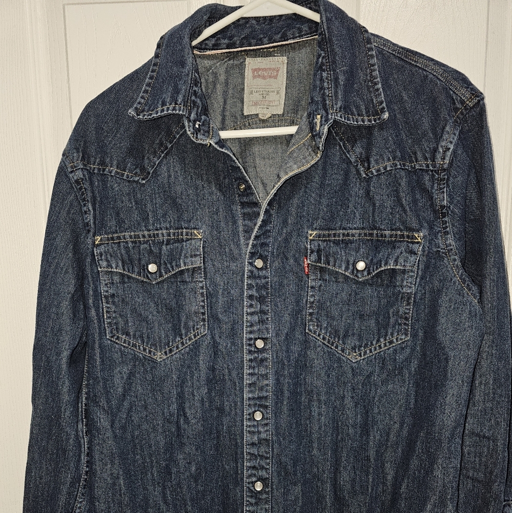 Vntg mens Levi shirt w/pearl snaps Sz M